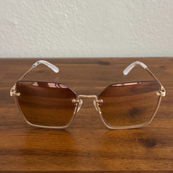 DIFF - Analise Sunglasses in Brushed Gold Frames & Polarized Taupe Mirrored Lens main image 10